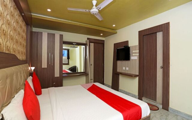 OYO 16173 Hotel Dk