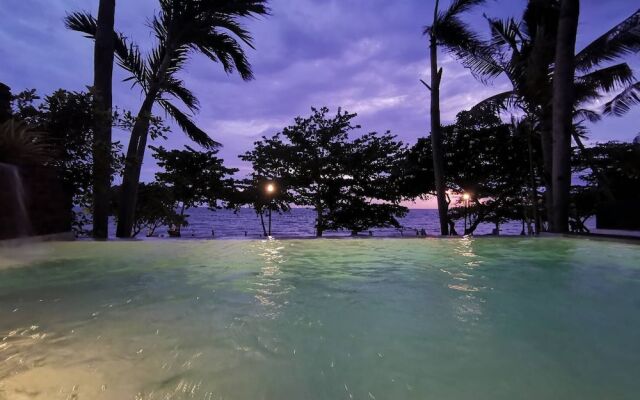 Dojo Pool Villa Beachfront