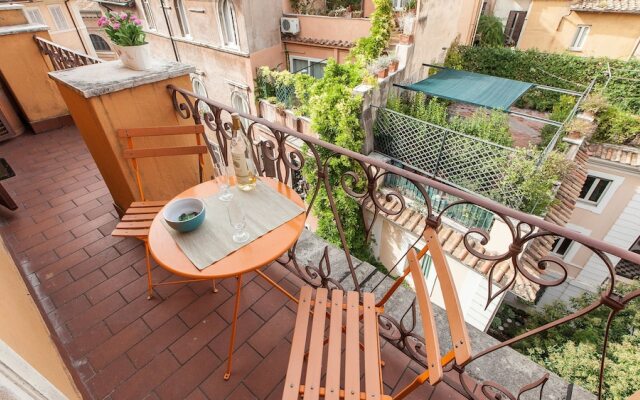 Rental in Rome Campo de Fiori Balcony