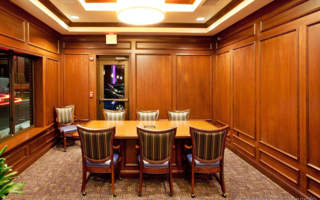 Holiday Inn Express & Suites Wilmington-Newark by IHG