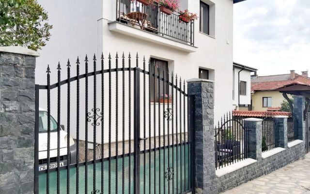 Sharkova House Bansko