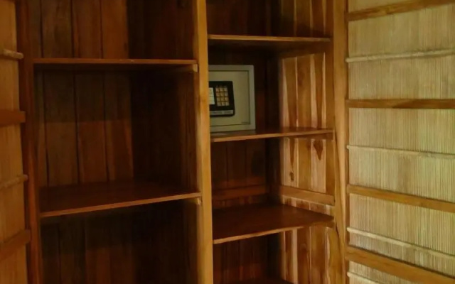 Nusa Indah Bungalows Candidasa – Guest Rooms – Candi Dasa