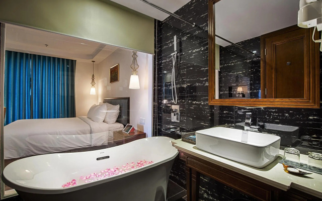 Adaline Hotel & Suite