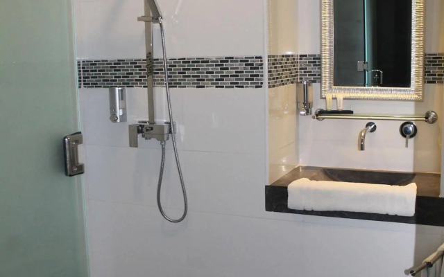 Saint Tropez Boutique Hotel