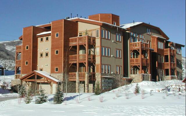 Crestview Condominiums by All Seasons Resort Lodging