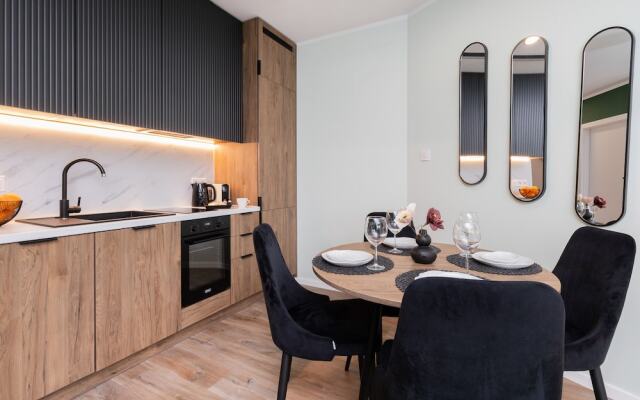 Green Apartment in Gdansk by Renters