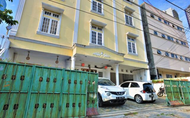 ZEN Rooms Basic Near Pasar Baru
