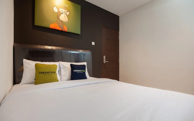 Urbanview Hotel Groovy Inn Tangerang