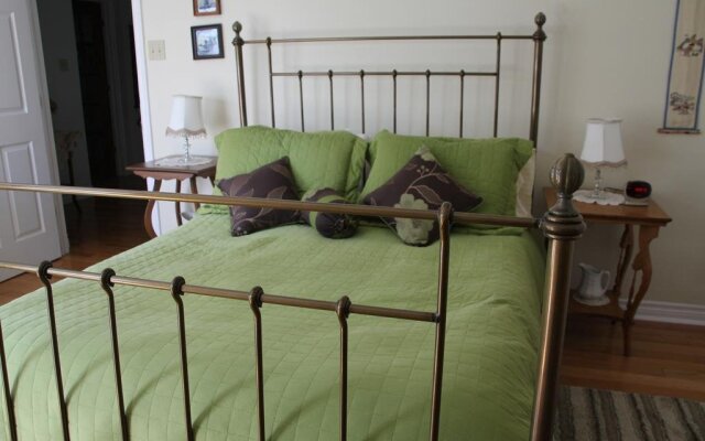 Tulips and Thistle Bed & Breakfast