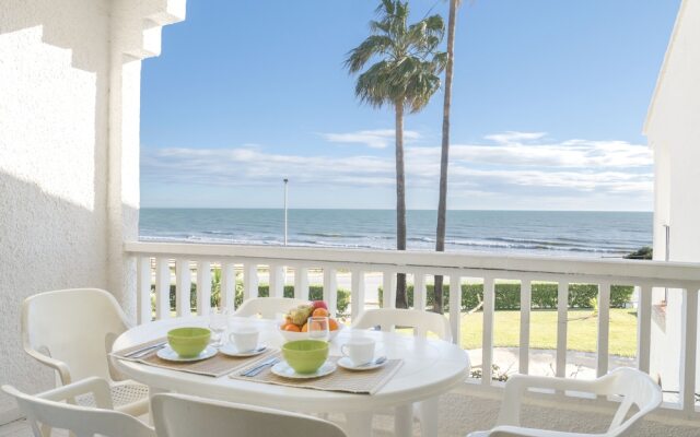 Marineu Playa Romana Village