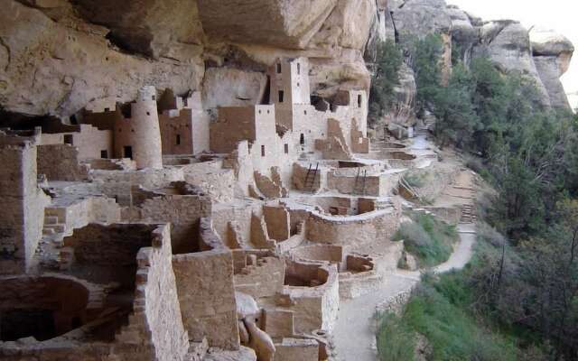 The Cozy Kokopelli Studio Cabin