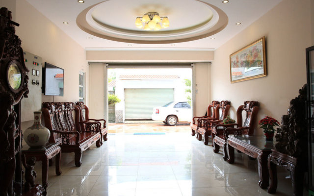 Hoa Phat Hotel & Apartment