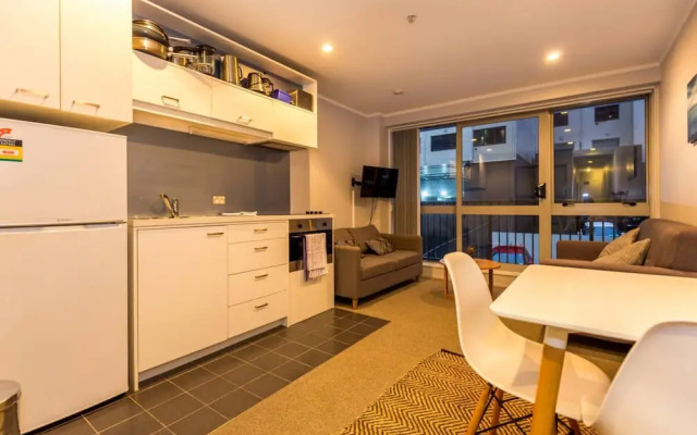 Cosy 2 Bedroom Apartment in the Heart of Auckland