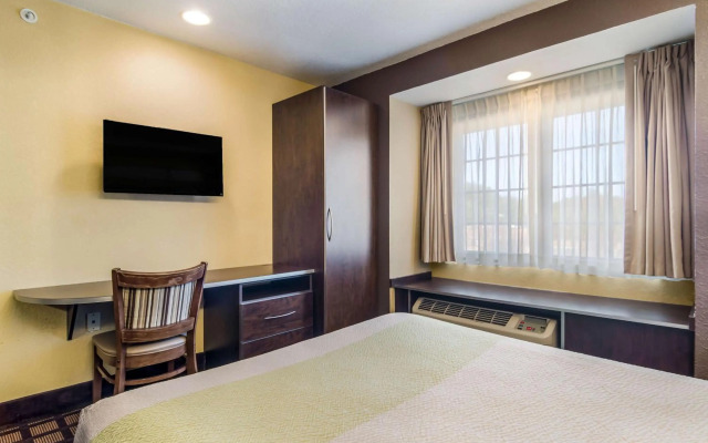 Motel 6 Canton, GA