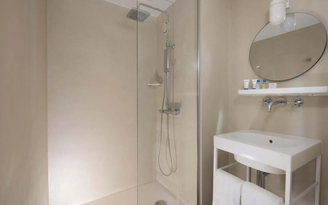 Le Petit Beaumarchais Hotel & Spa