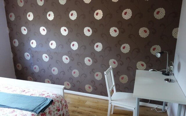 NEW Cosy 2 Bedroom Flat on Englefield Green