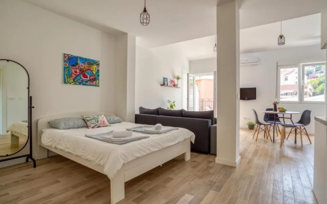 Family Rooftop Apartment Magi Budva