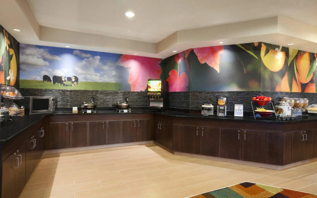 Fairfield Inn & Suites Lansing West