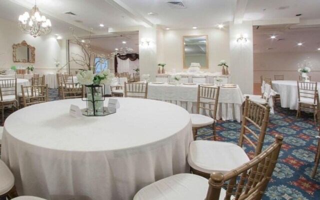 Gulf Hills Hotel & Resort