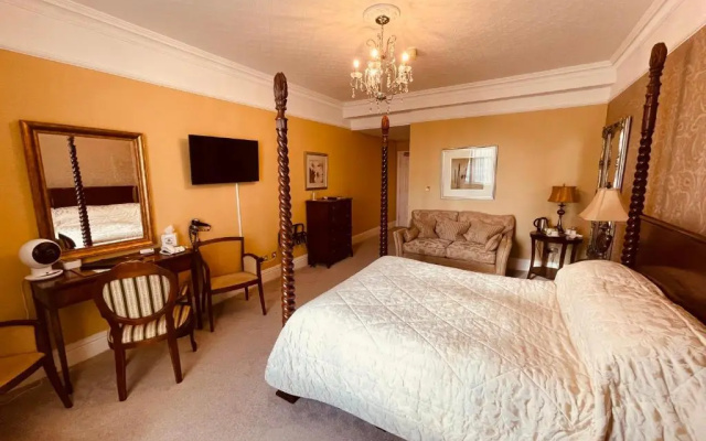 Nuthurst Grange Country House Hotel