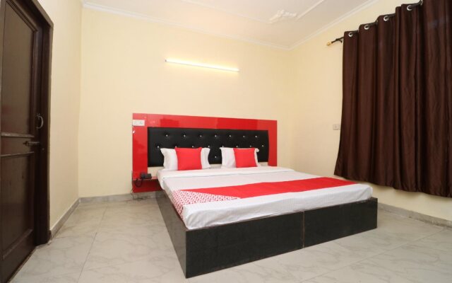 Oyo 28325 Dhillon Residency