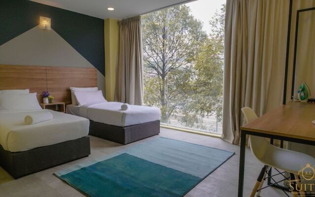 Kiara Inn by KL Suites