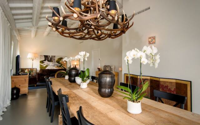 CasaVostra - Ambience Suites