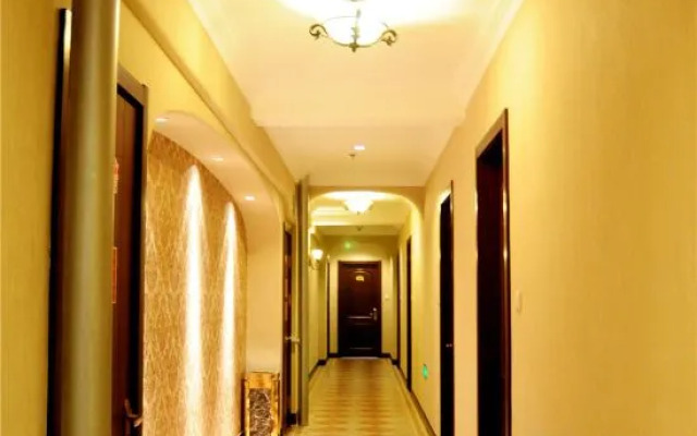 Xintiandi Fashion Hotel (Wafangdian Railway Station)