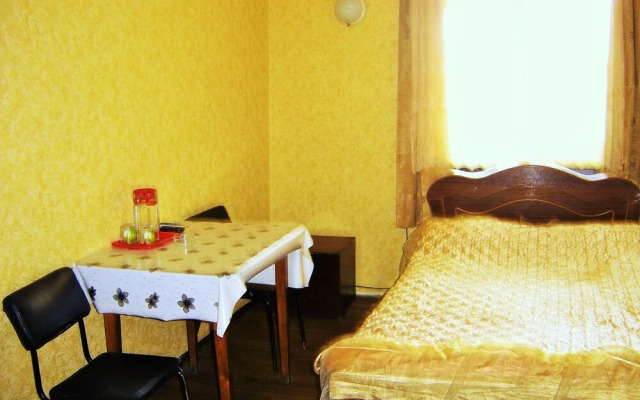 Hotel Lilo near Airport