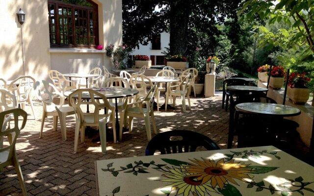 Logis Hôtel Chez la Mère Dépalle