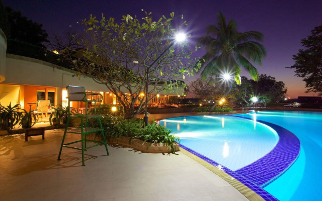 Riverine Place Hotel and Residence