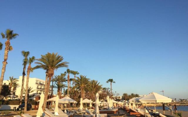 Phaedrus Living: Seaside Luxury Flat Natalia House 102