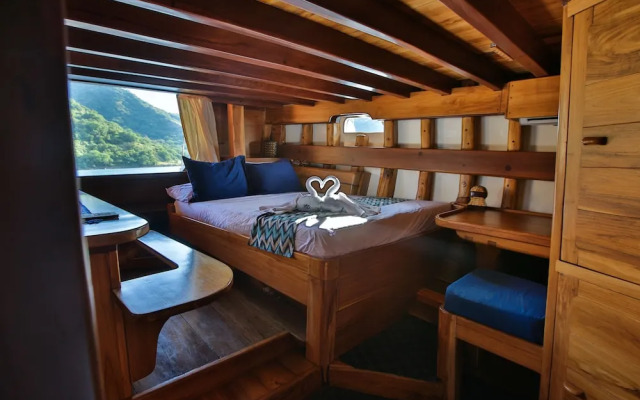 Tanaka Liveaboard