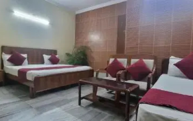 Hotel Shri Hari by OYO Rooms