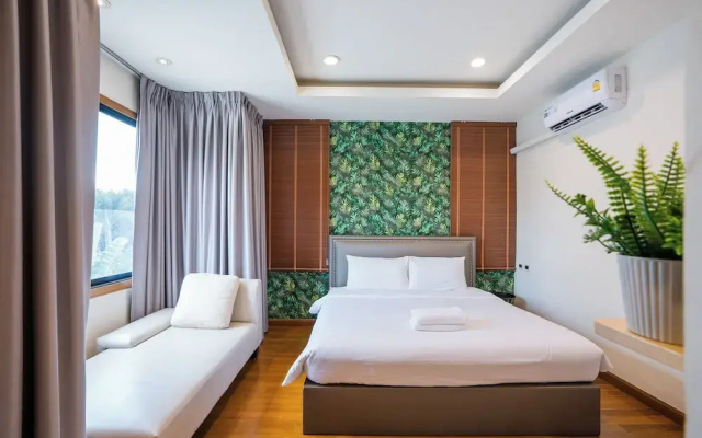 Natcha Pool Villa by Warin