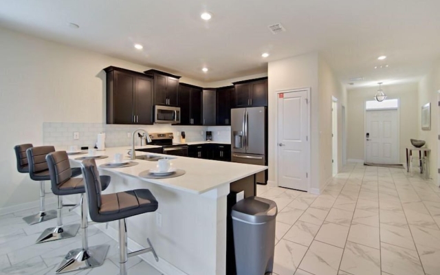 9BR 5BA ChampionsGate Pool Home