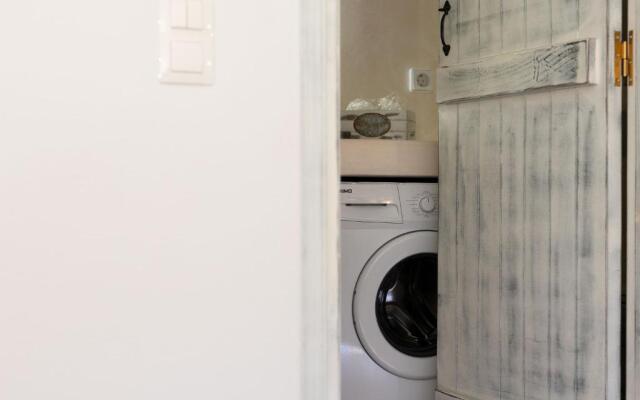 My Grandma's Deluxe Spa Suite