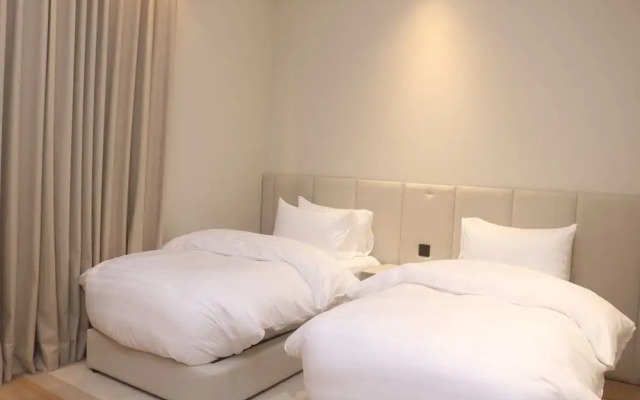 Palm Gate Hotel Suites
