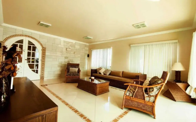 Villa Amarela