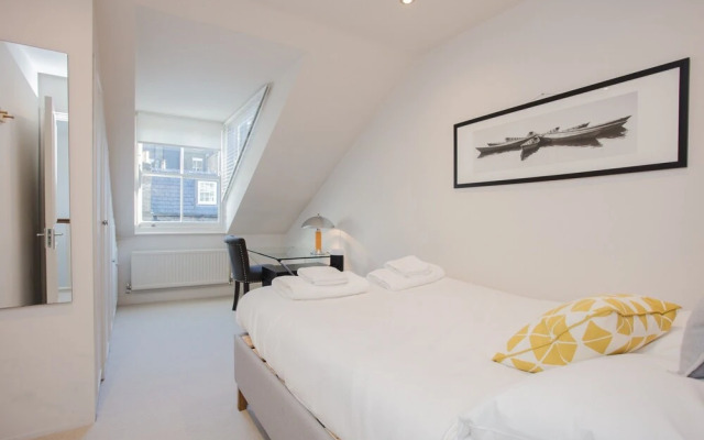 Luxury 3 Bedroom Home by South Kensington