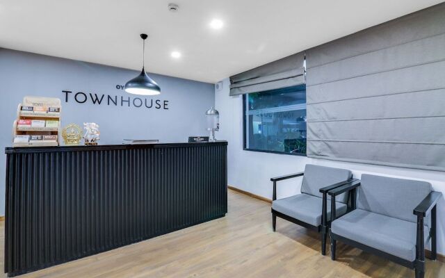 Oyo Townhouse 87 Spartan Nagar