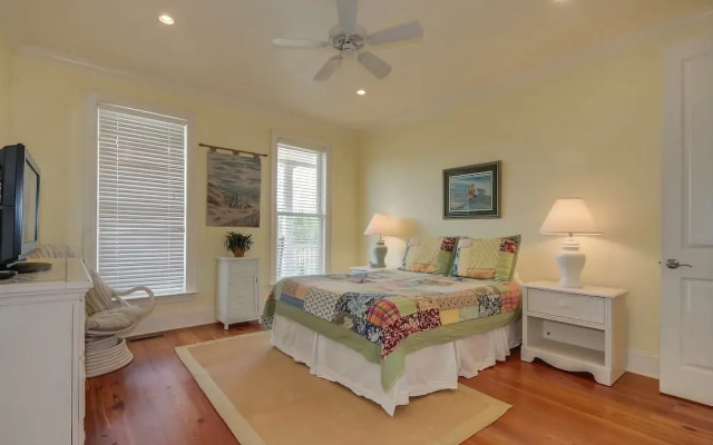 Blue Dolphin 6 Bedroom Home