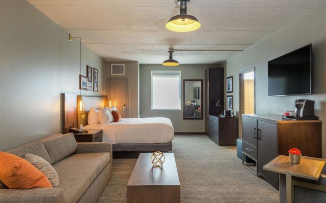Hotel Saranac, Curio Collection by Hilton