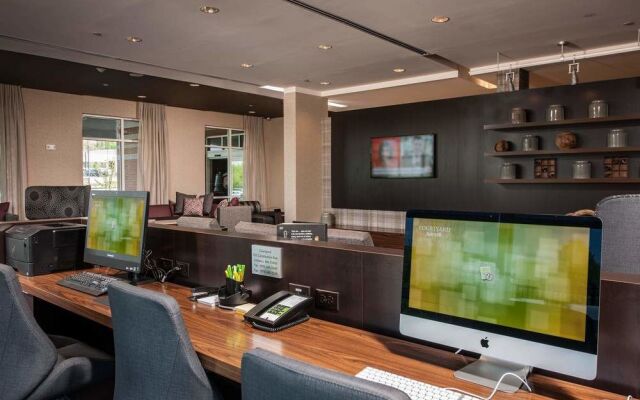 Courtyard Boston Littleton