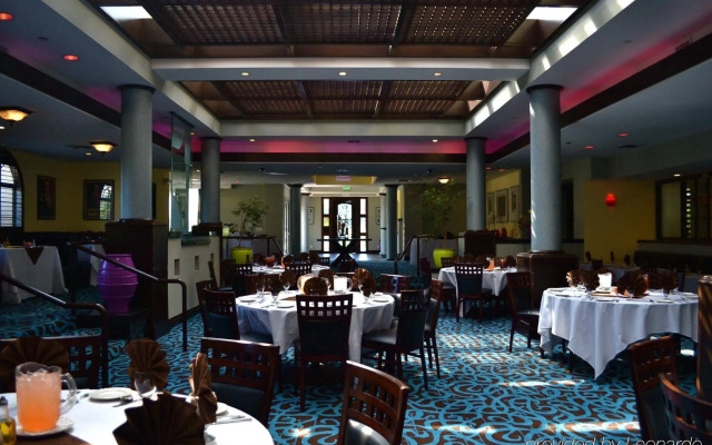 DoubleTree by Hilton Chatsworth