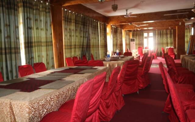 Midway Hotel Gilgit