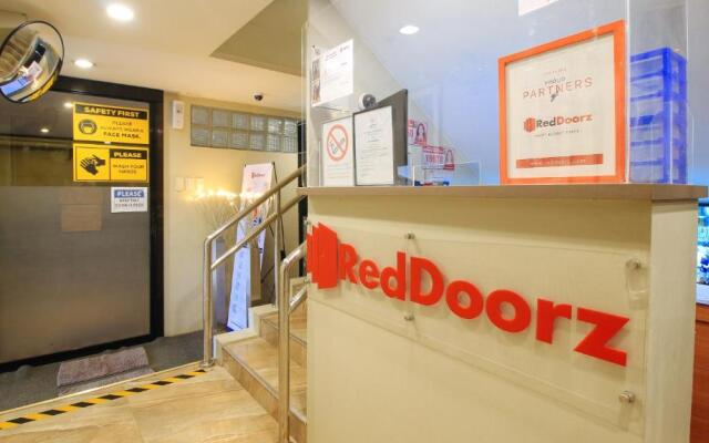 RedDoorz @ Hotel Rosemarie