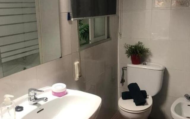 Modern Homely Beach Side Apartment