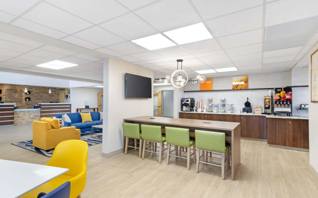 Comfort Suites Northside Hospital Gwinnett