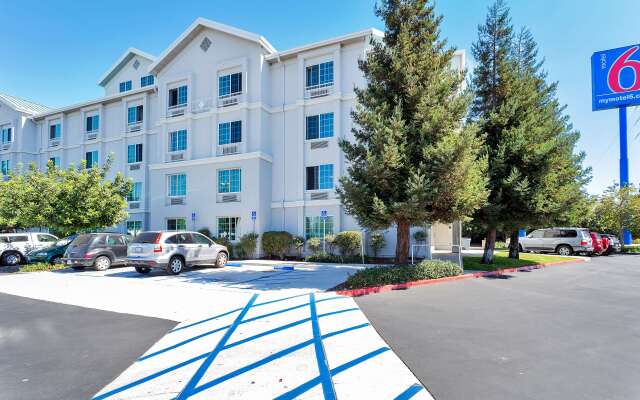 Motel 6 Belmont, CA - San Francisco - Redwood City